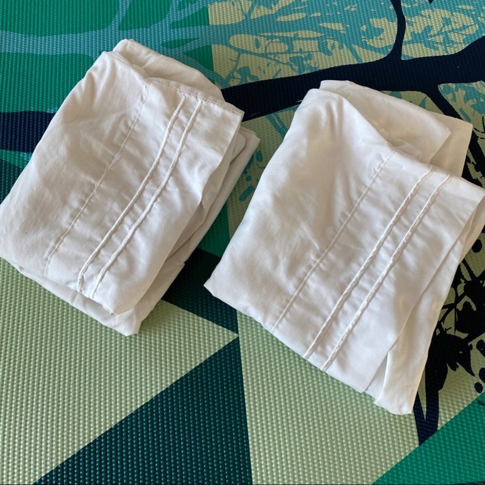 Pack of 2 pillow cases Super Soft White Cotton Ble‎